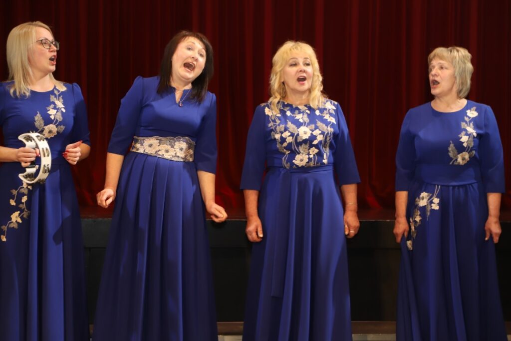 GALGAUSKAS kultūras nama jauktais vokālais ansamblis “Veišu muzikanti”.