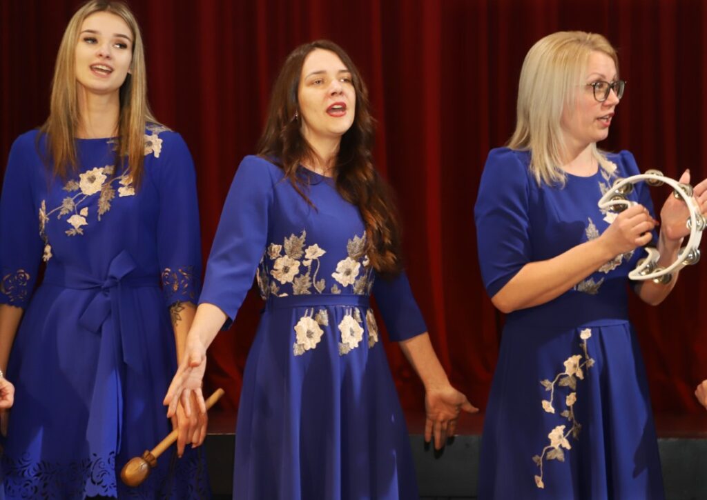 GALGAUSKAS kultūras nama jauktais vokālais ansamblis “Veišu muzikanti”.