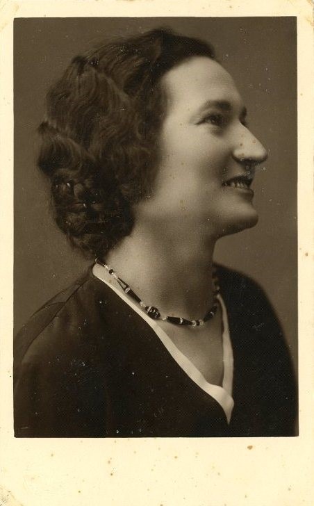 TAMBERGA drogu veikala pārdevēja Emma Zālīte. 1930.gads.
Autors: Foto: no Gulbenes novada bibliotēkas kopkataloga