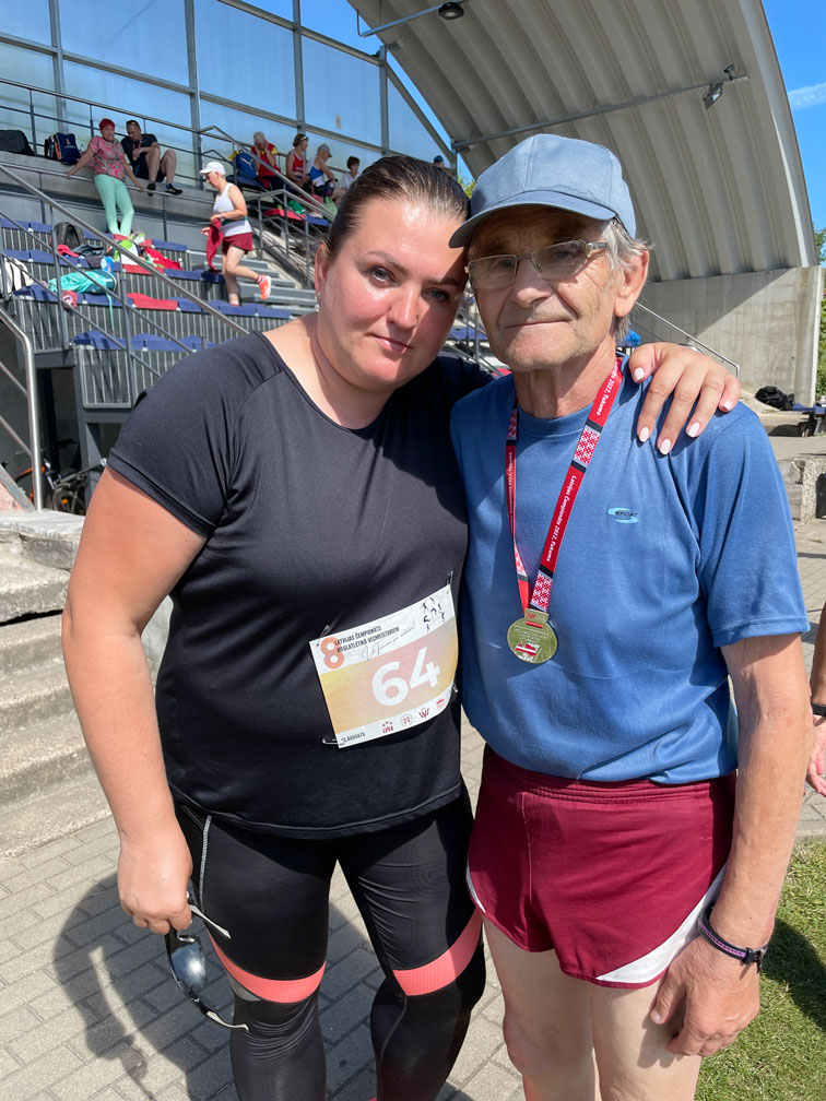 Lokālpatrioti. Kristīne Andrejeva, kura jau kādu laiku vairs nav Gulbenes novada iedzīvotāja, sacensībās mešanas disciplīnās joprojām pārstāv Jaungulbeni, kur sākusi sporta gaitas. Druvēnietis soļotājs Guntis Balodis pārstāv Gulbenes novadu.
Autors: Diāna Odumiņa