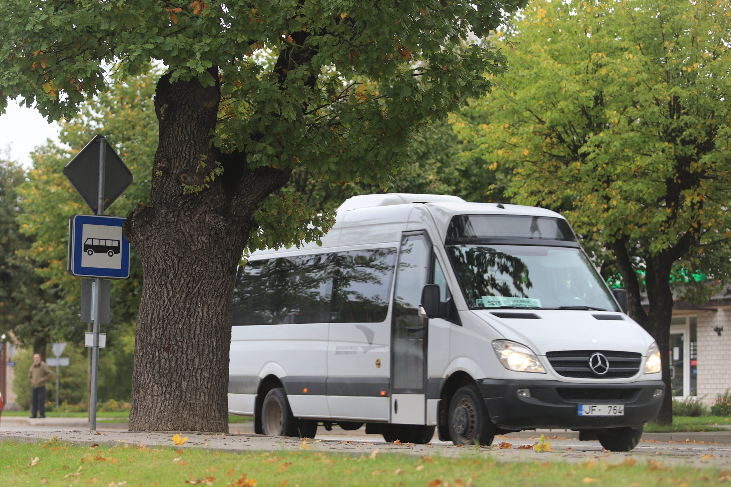 “Gulbenes autobuss” turpinās strādāt pilnā apjomā, šoferiem palielinās ...