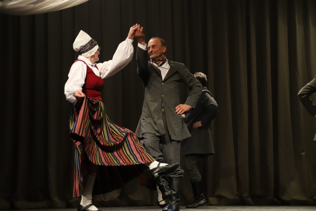 Tirzas STDK “Avots” / vadītāja Iveta Eiduka
Autors: Foto: Gatis Bogdanovs