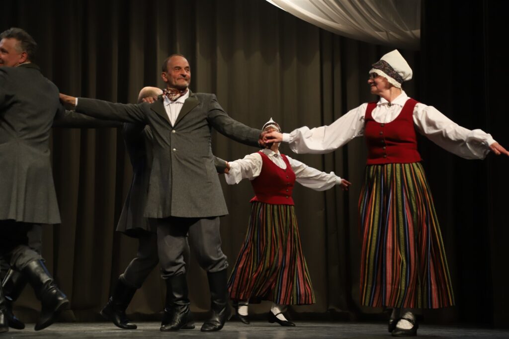 Tirzas STDK “Avots” / vadītāja Iveta Eiduka
Autors: Foto: Gatis Bogdanovs