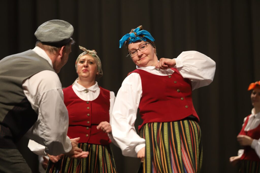 Tirzas STDK “Avots” / vadītāja Iveta Eiduka
Autors: Foto: Gatis Bogdanovs