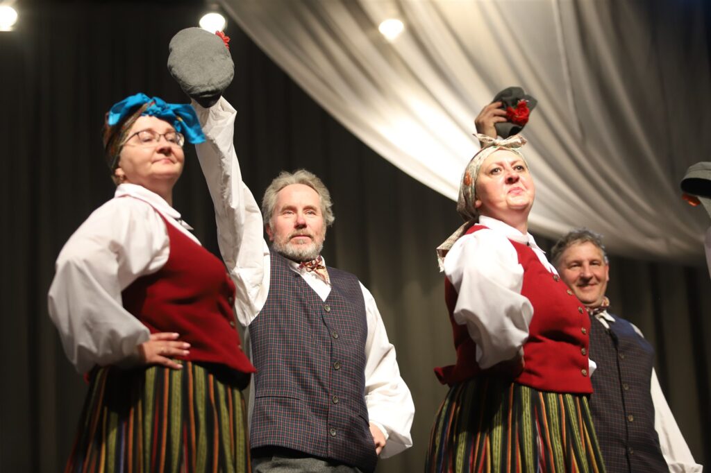 Tirzas STDK “Avots” / vadītāja Iveta Eiduka
Autors: Foto: Gatis Bogdanovs