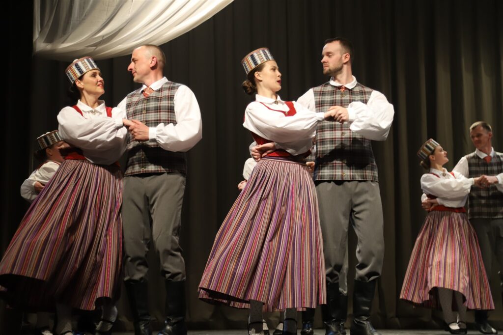 Tirzas VPTDK “Azanda” / vadītāja Iveta Eiduka
Autors: Foto: Gatis Bogdanovs