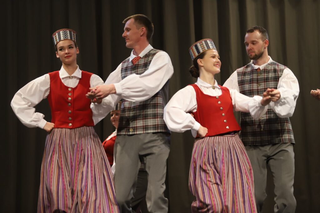 Tirzas VPTDK “Azanda” / vadītāja Iveta Eiduka
Autors: Foto: Gatis Bogdanovs