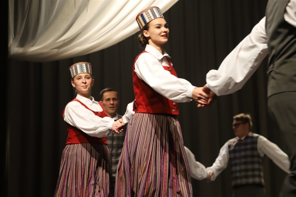 Tirzas VPTDK “Azanda” / vadītāja Iveta Eiduka
Autors: Foto: Gatis Bogdanovs