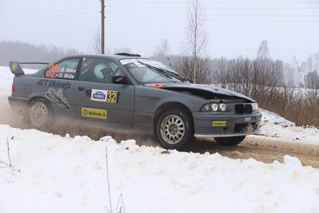 Dāvis Birže un Bruno Bēka ceturto ātrumposmu veica ar nedaudz “paburzītu” auto. 
Autors: Foto: Gatis Bogdanovs