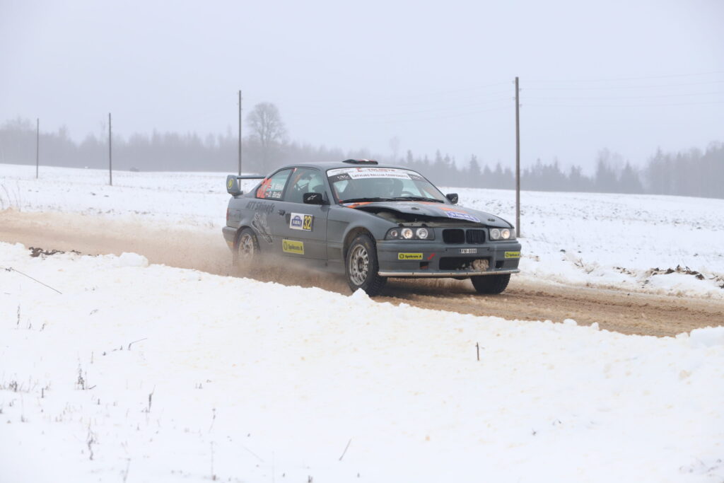 Dāvis Birže un Bruno Bēka ceturto ātrumposmu veica ar nedaudz “paburzītu” auto. 
Autors: Foto: Gatis Bogdanovs