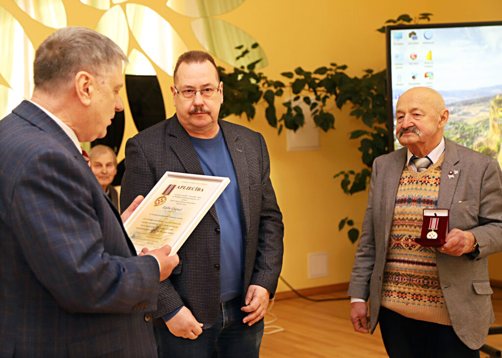 Aluksniesiem.lv raksta attēla aizvietotājs