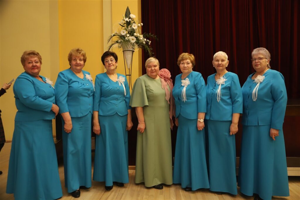 Gulbenes kultūras centra senioru sieviešu vokālais ansamblis “Dzīvotprieks”