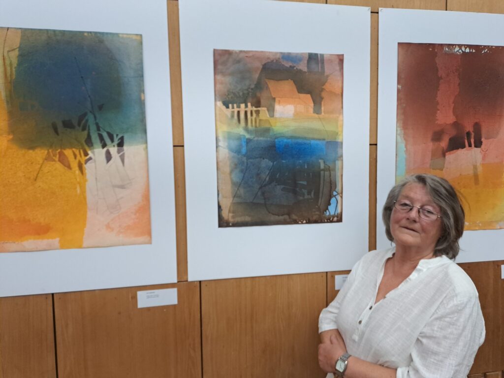 Ievas Spalviņas darbi tapa “Sauliešu” dārzā un ir “Sauliešu” gaismas pielieti.