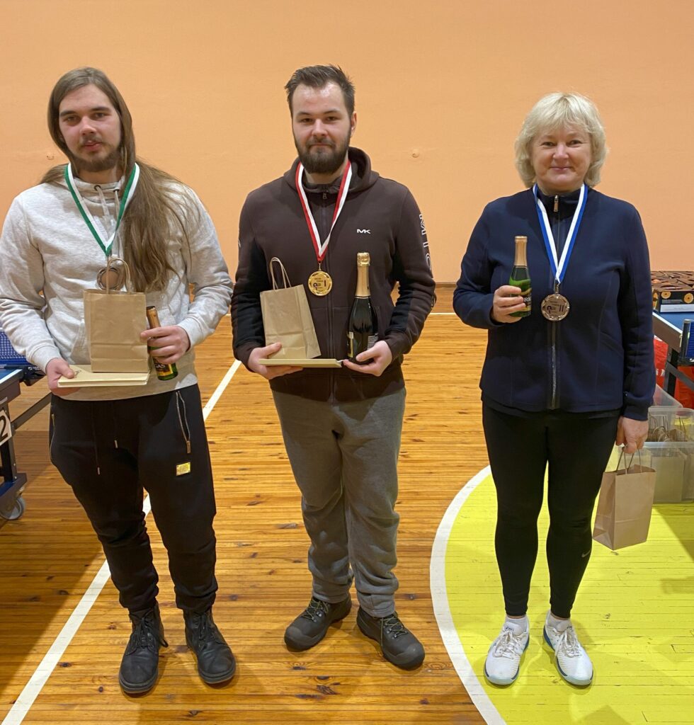 No kreisās: Andris Gargurnis juniors - 3.vieta; Lauris Vugulis – 1.vieta; Vita Kore – 2.vieta.
Autors: Foto: no privātā arhīva