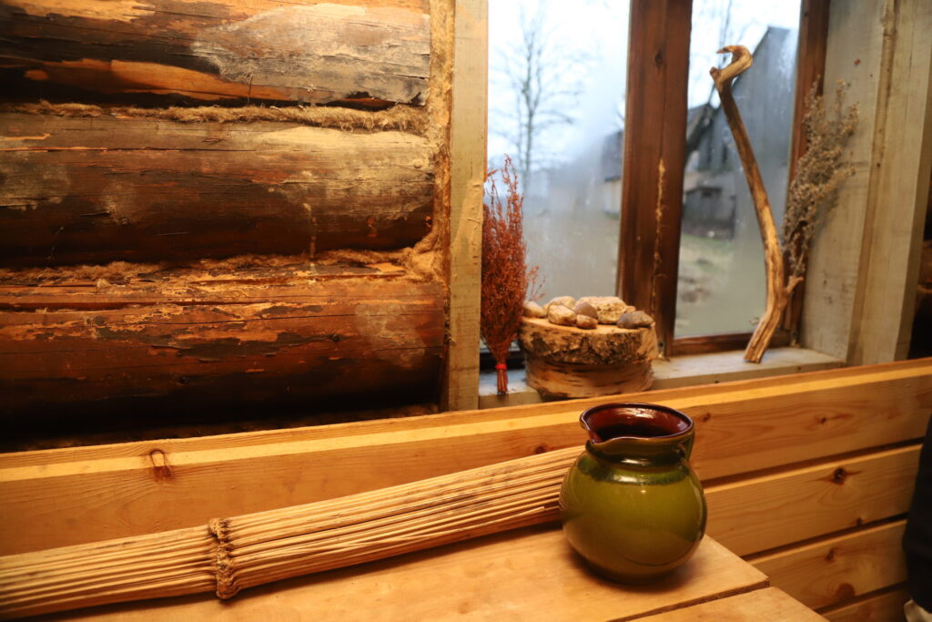 PIRTIJ PIESTĀv arī aromātiskas zāļu tējas. Ar gardu tēju Aija Harisone cienā arī “Dzirksteli”.
Autors: Foto: Gatis Bogdanovs