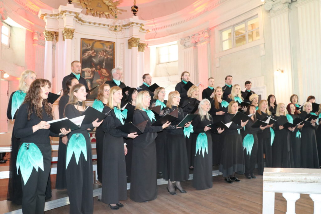 Gulbenes novada kultūras centra koris “Harmonija”.
Autors: Foto: Laura Felša (“Alūksnes un Malienas Ziņas”)