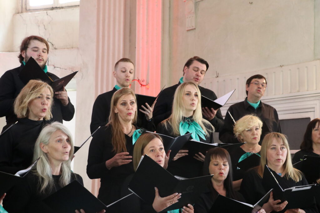 Gulbenes novada kultūras centra koris “Harmonija”.
Autors: Foto: Laura Felša (“Alūksnes un Malienas Ziņas”)