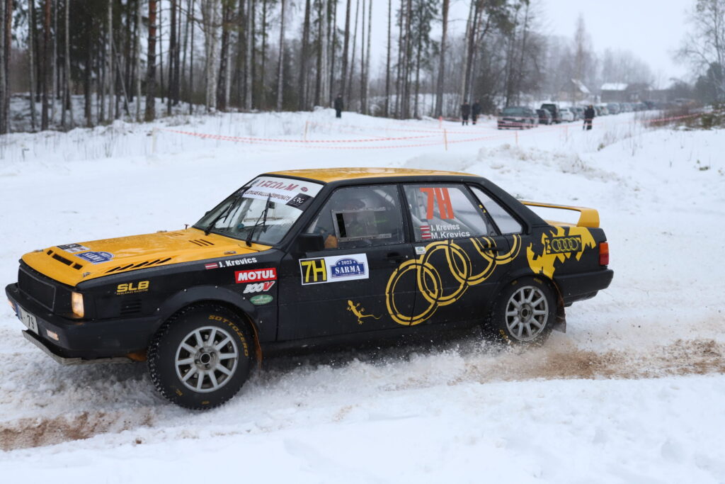 No vēsturiskā rallija dalībniekiem mūsu Jānis Krevics/Mārcis Krevics ir ceturtie gan savā klasē, gan kopvērtējumā. 
Autors: Foto: Gatis Bogdanovs