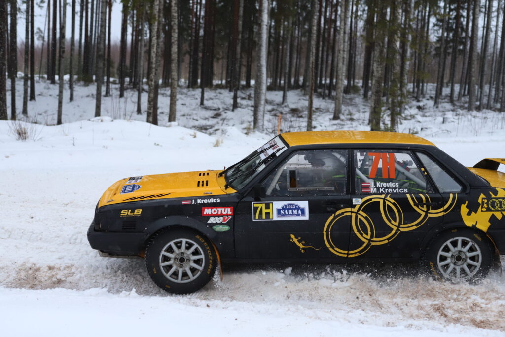 No vēsturiskā rallija dalībniekiem mūsu Jānis Krevics/Mārcis Krevics ir ceturtie gan savā klasē, gan kopvērtējumā. 
Autors: Foto: Gatis Bogdanovs