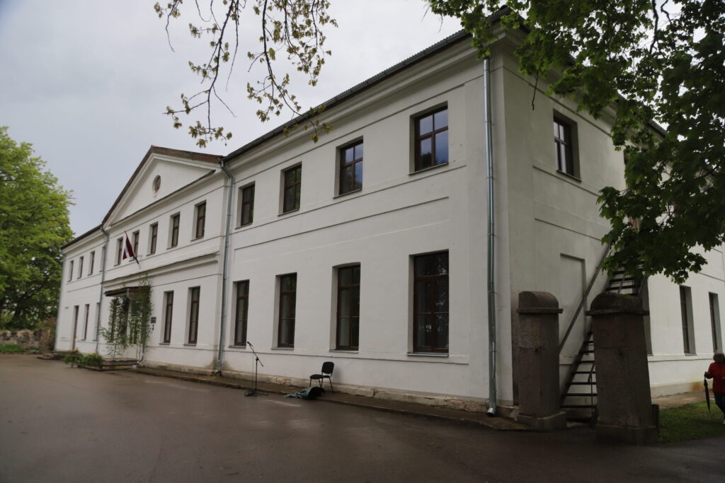 Aluksniesiem.lv raksta attēla aizvietotājs