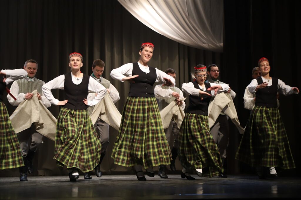 Litenes JTDK “Litenietis” / vadītāja Zaiga Mangusa