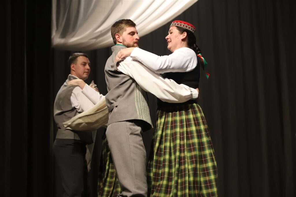 Litenes JTDK “Litenietis” / vadītāja Zaiga Mangusa