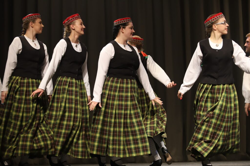 Litenes JTDK “Litenietis” / vadītāja Zaiga Mangusa