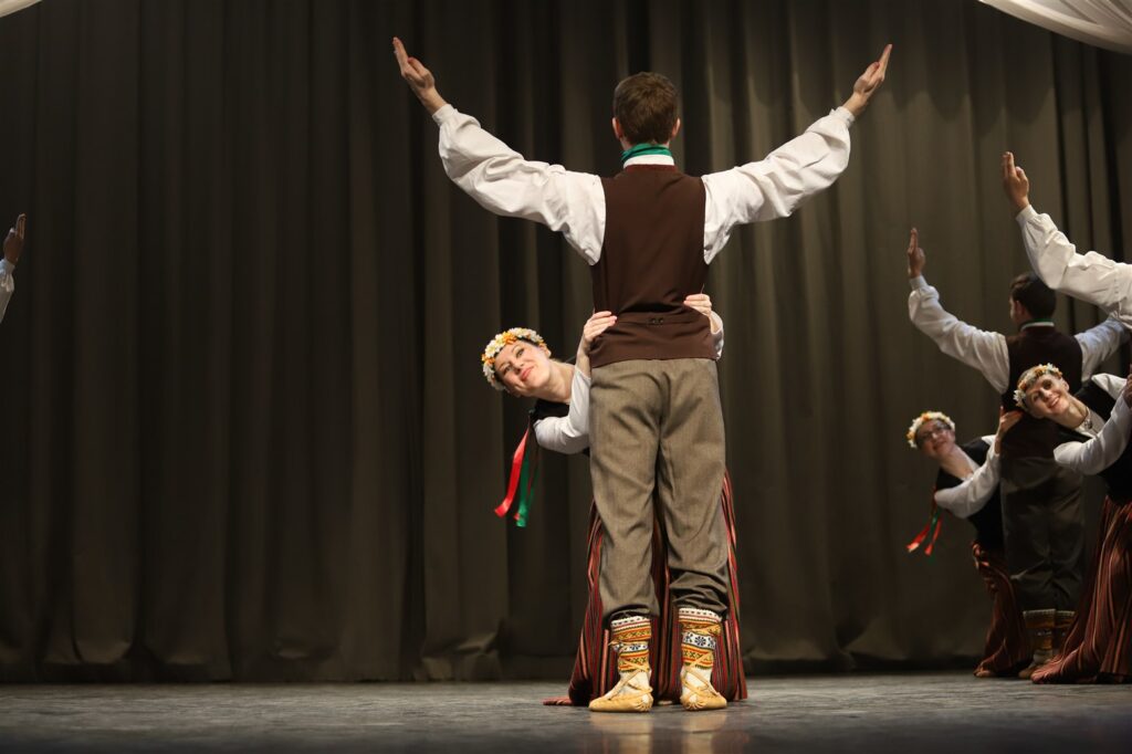 Litenes JTDK “Litenietis” / vadītāja Zaiga Mangusa