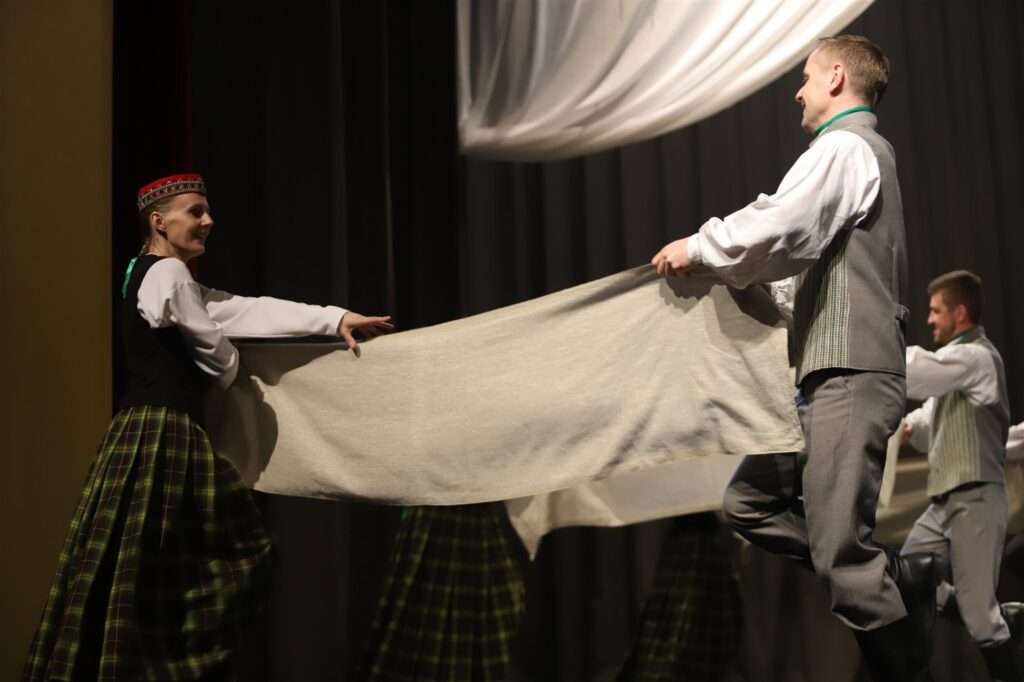 Litenes JTDK “Litenietis” / vadītāja Zaiga Mangusa