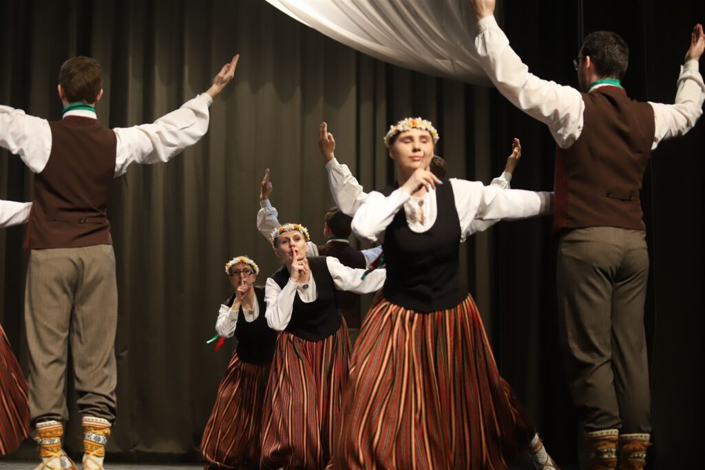 Litenes JTDK “Litenietis” / vadītāja Zaiga Mangusa