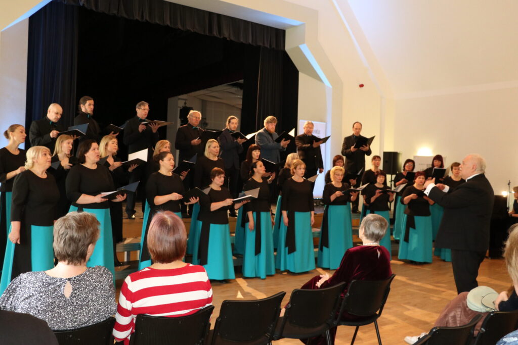 Arī Lizuma jauktais koris ir nopelnījis ceļazīmi uz lielajiem svētkiem Rīgā.
Autors: Foto: Dace Plaude