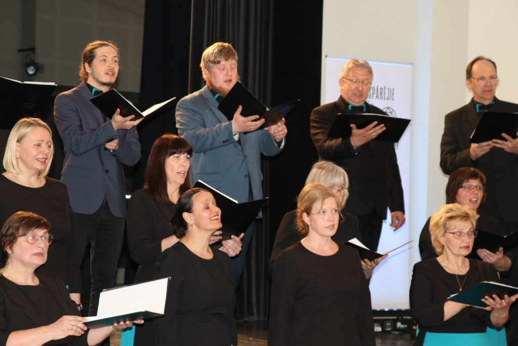 Arī Lizuma jauktais koris ir nopelnījis ceļazīmi uz lielajiem svētkiem Rīgā.
Autors: Foto: Dace Plaude