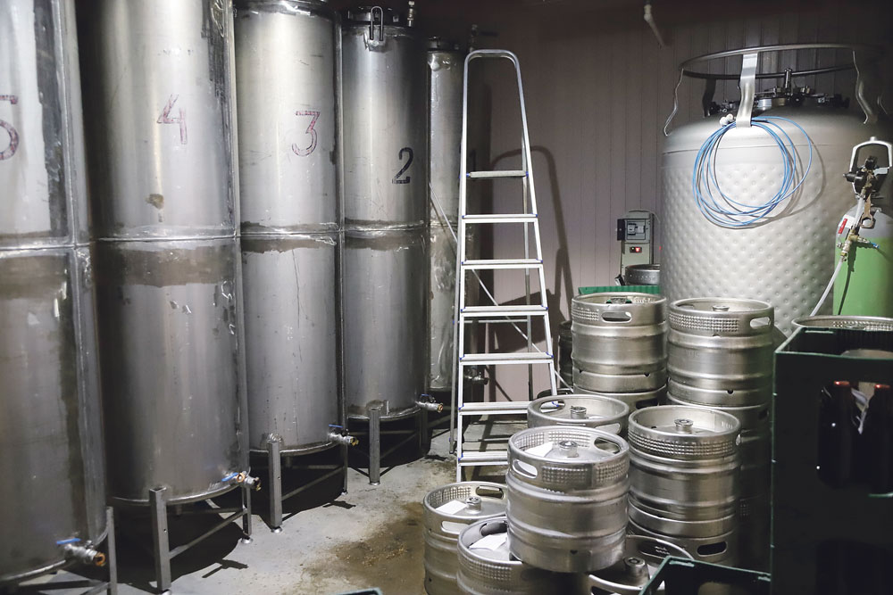 Nerūsošā tērauda mucas, kurās tiek uzglabāts alus.
Autors: Foto: Gatis Bogdanovs