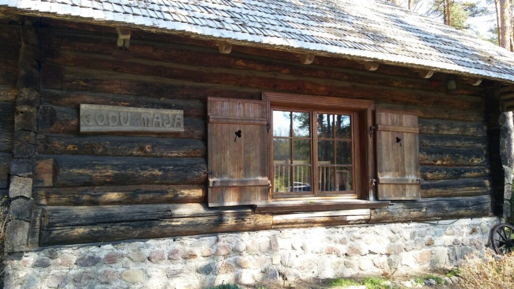 Smiltenes novada Brantu muižas saimniece Ilze Briede bija sagatavojusi ēdienus atbilstoši katram vēsturiskajam laika posmam un piedāvāja tos nobaudīt etnogrāfiskajā viesu namā “Gungas” Ādažu novadā. 
Autors: Foto: Pārsla Konrāde