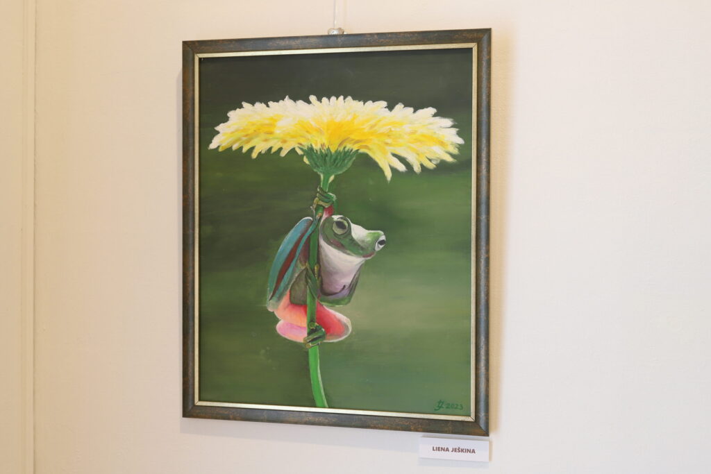 LĪDZ 5.JŪNIJAM Gulbenes novada vēstures un mākslas muzejā var aplūkot biedrības “Radošā apvienība “Piektā Māja”” sadarbībā ar Rankas mākslas studiju “Molberts” tapušo novada amatiermākslinieku darbu izstādi “Diena mākslai”.
Autors: Foto: Gatis Bogdanovs