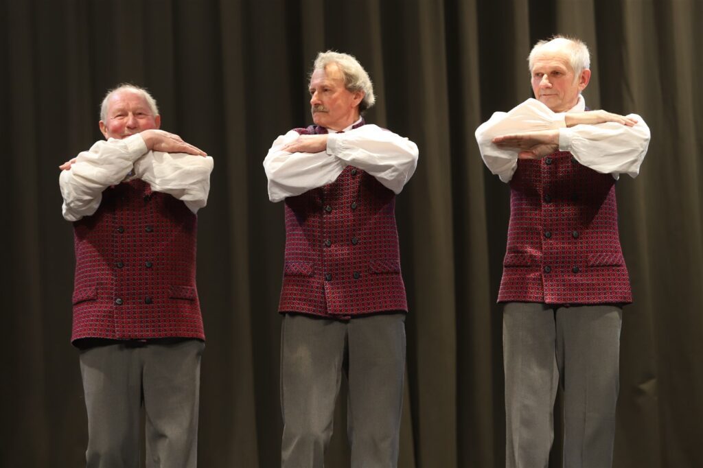 Lizuma STDK “Ozoli” / vadītāja Zaiga Mangusa