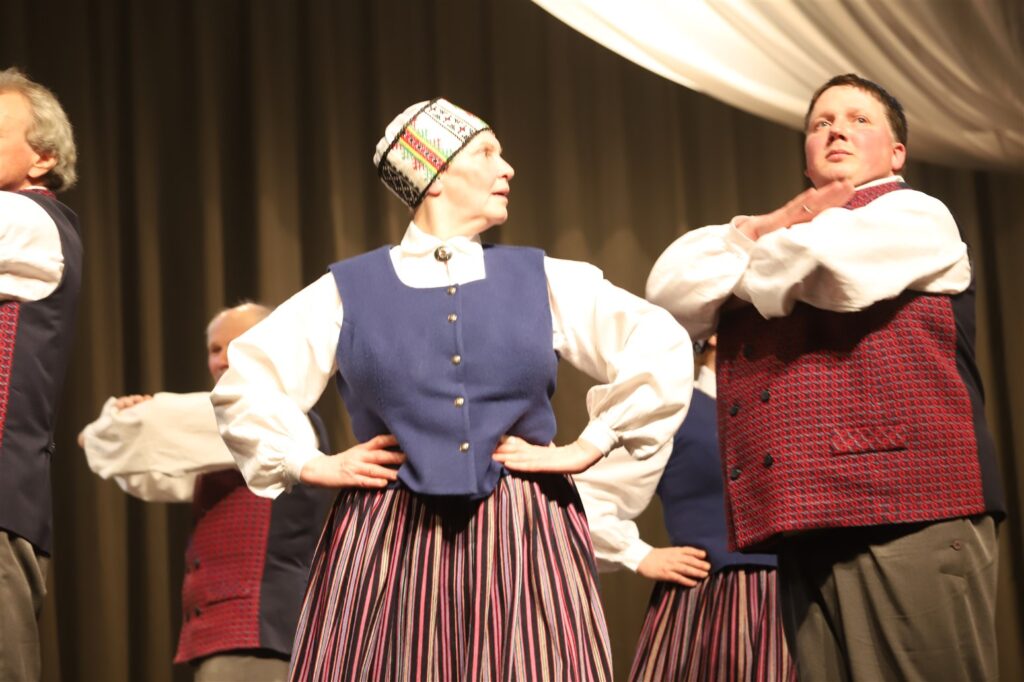 Lizuma STDK “Ozoli” / vadītāja Zaiga Mangusa