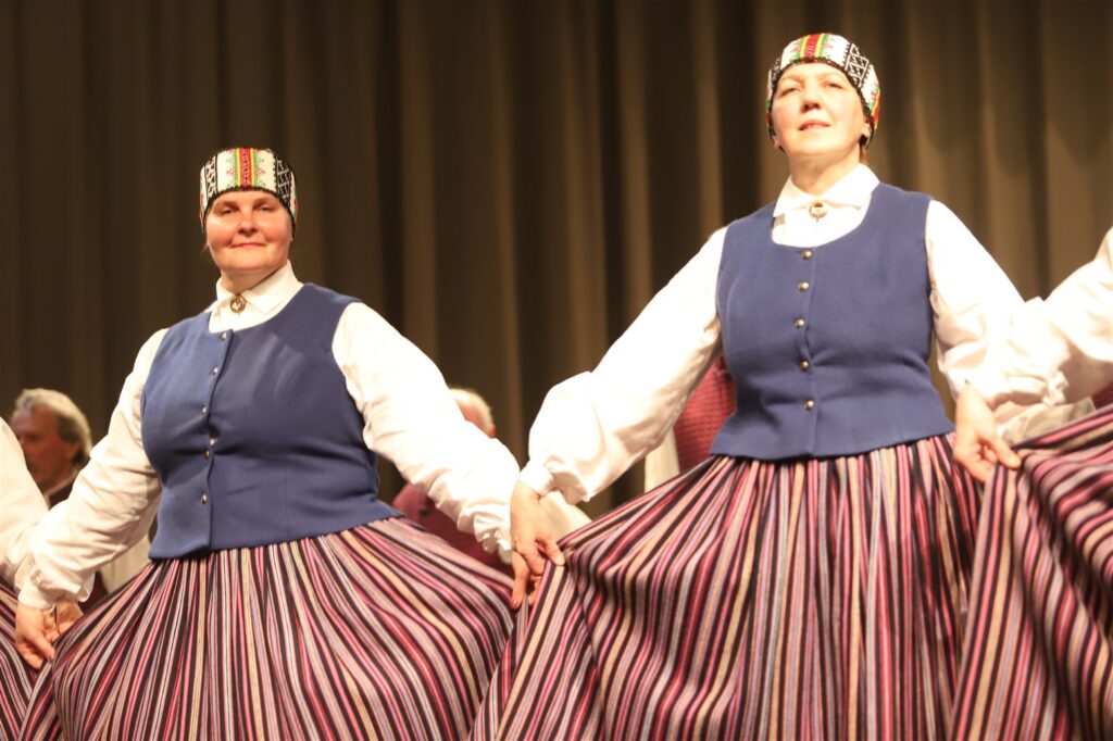 Lizuma STDK “Ozoli” / vadītāja Zaiga Mangusa