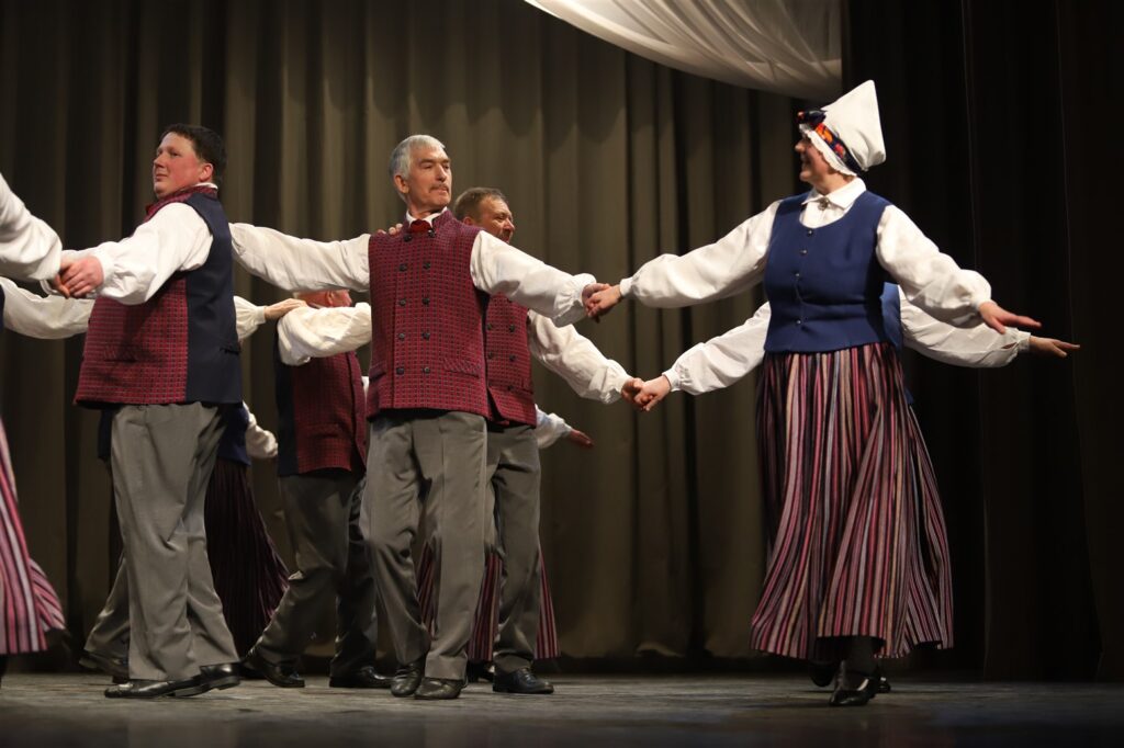 Lizuma STDK “Ozoli” / vadītāja Zaiga Mangusa