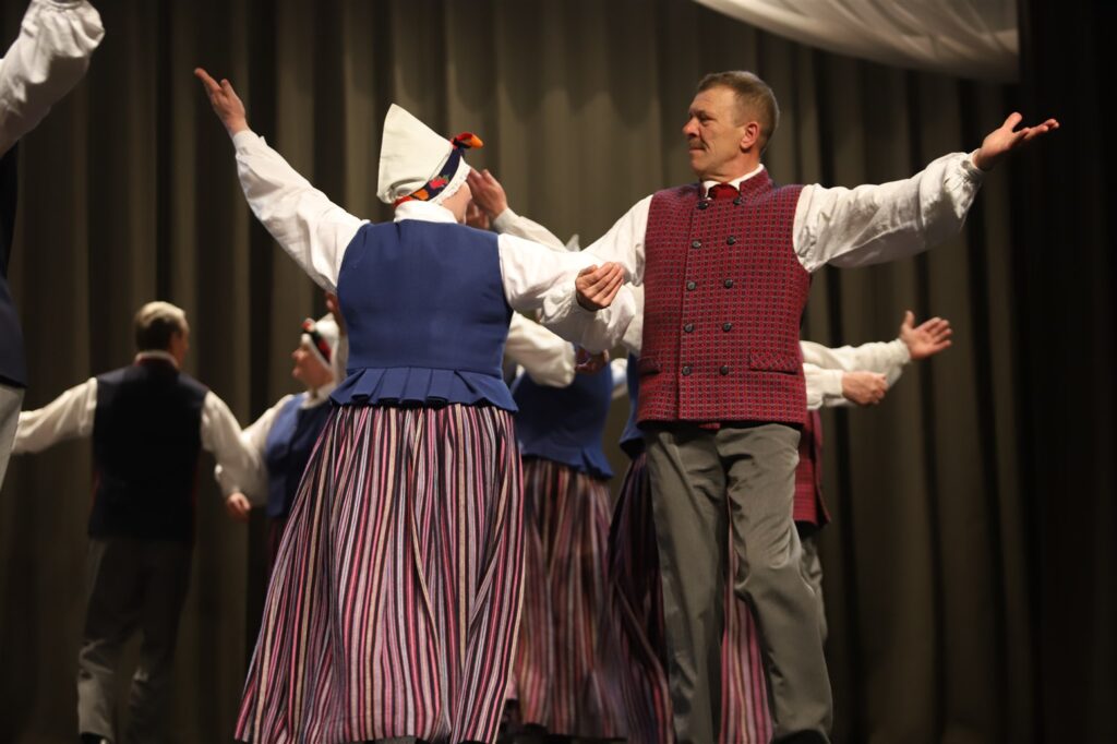 Lizuma STDK “Ozoli” / vadītāja Zaiga Mangusa