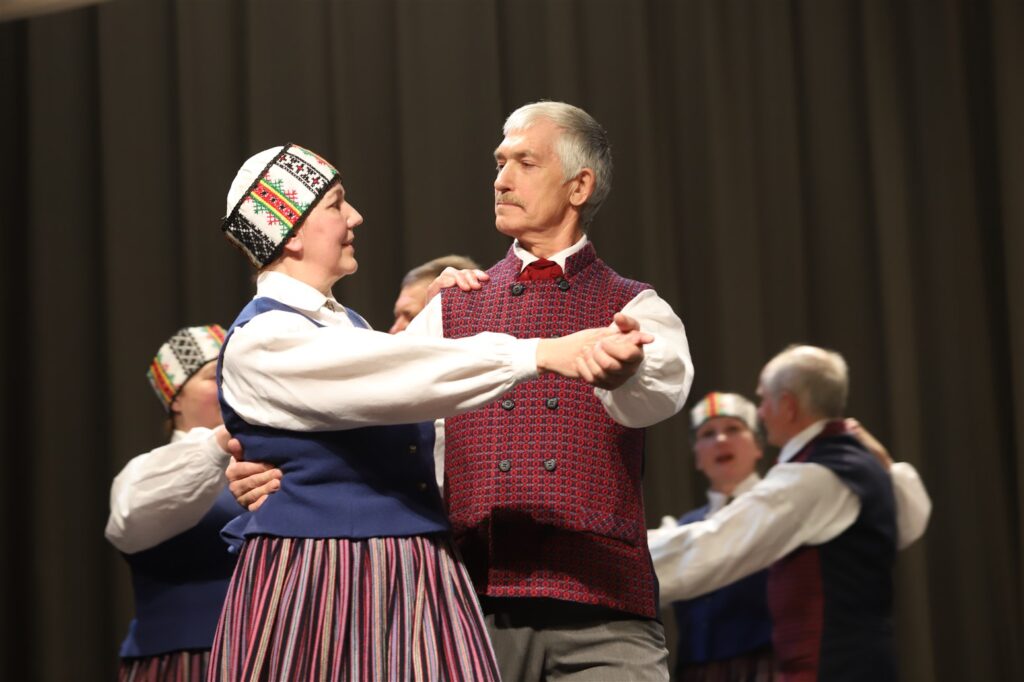 Lizuma STDK “Ozoli” / vadītāja Zaiga Mangusa