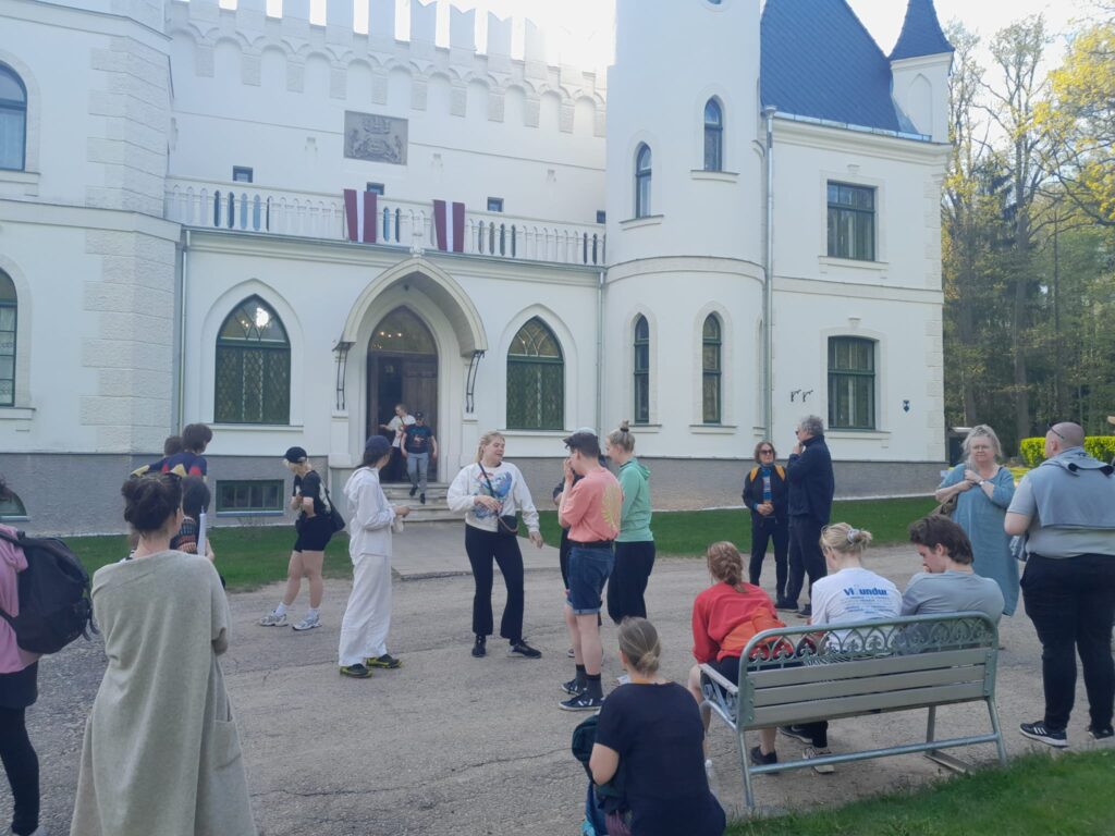 Aluksniesiem.lv raksta attēla aizvietotājs