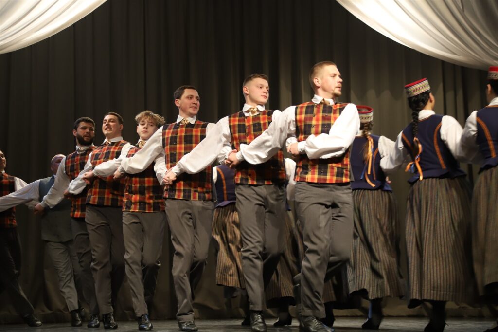 Stāmerienas JTDK “Poga” / vadītāja Zaiga Mangusa