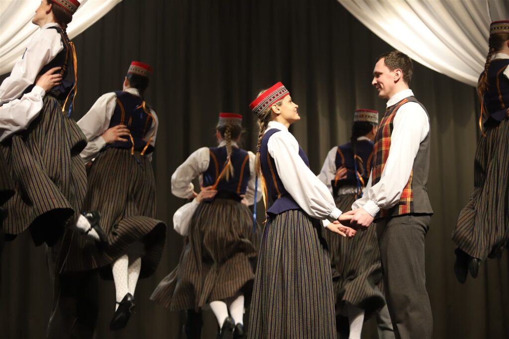 Stāmerienas JTDK “Poga” / vadītāja Zaiga Mangusa