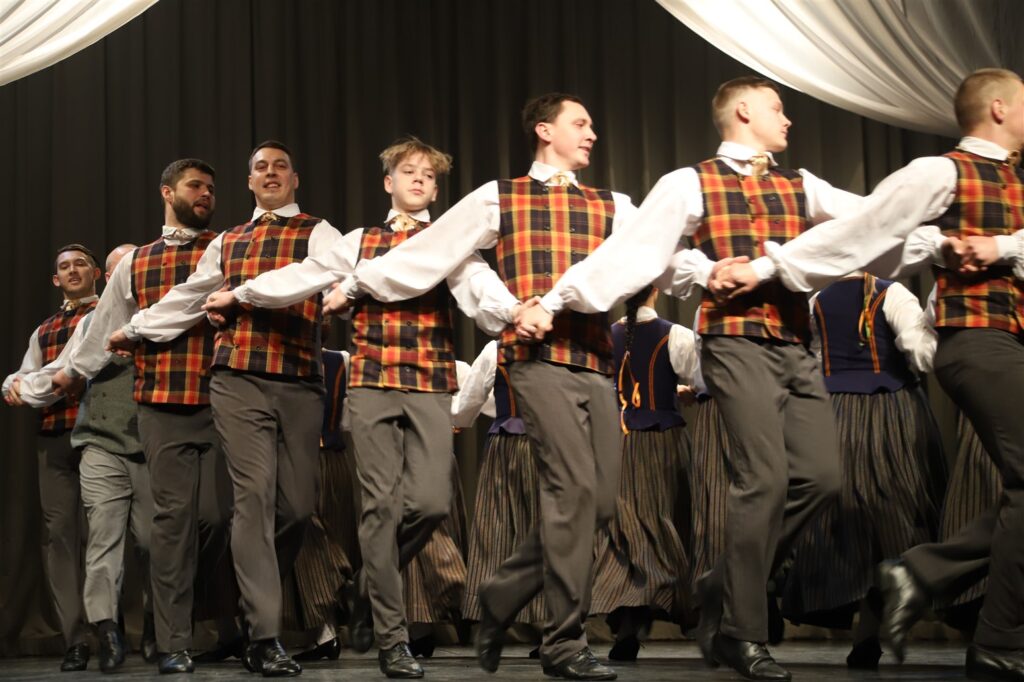 Stāmerienas JTDK “Poga” / vadītāja Zaiga Mangusa