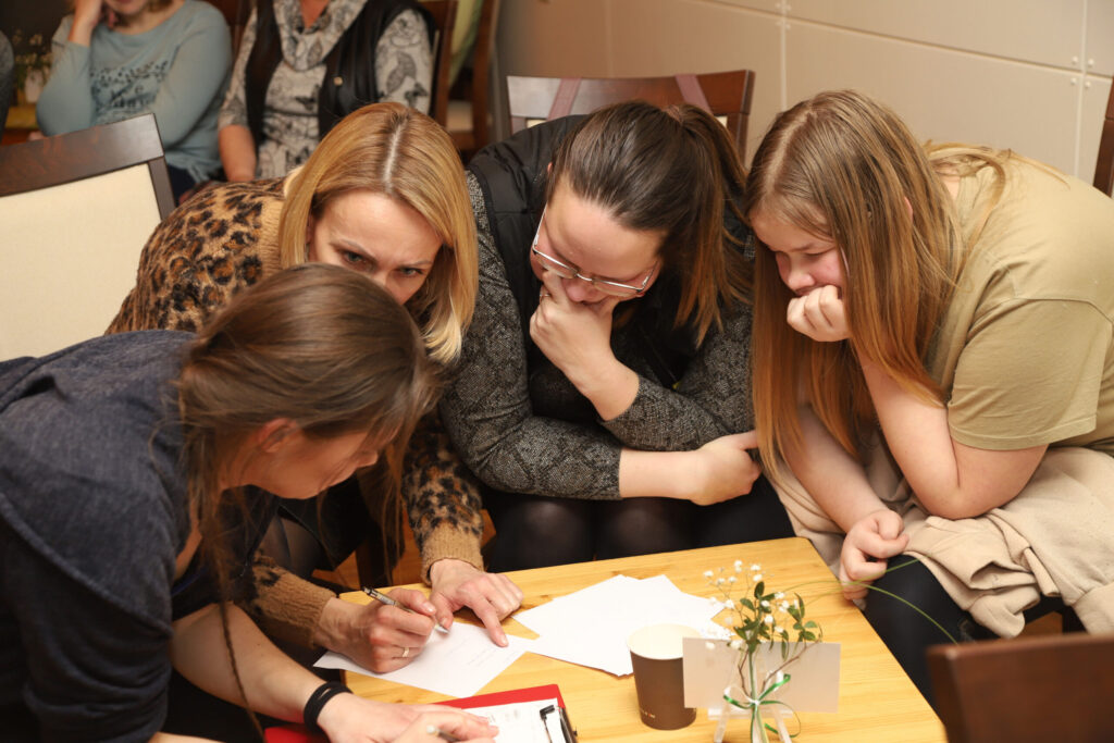 Komanda “Tūristi”, kurā bija tūrisma aģentūras darbinieces Simona Sniķe un Inga Lapse.
Autors: Foto: Gatis Bogdanovs