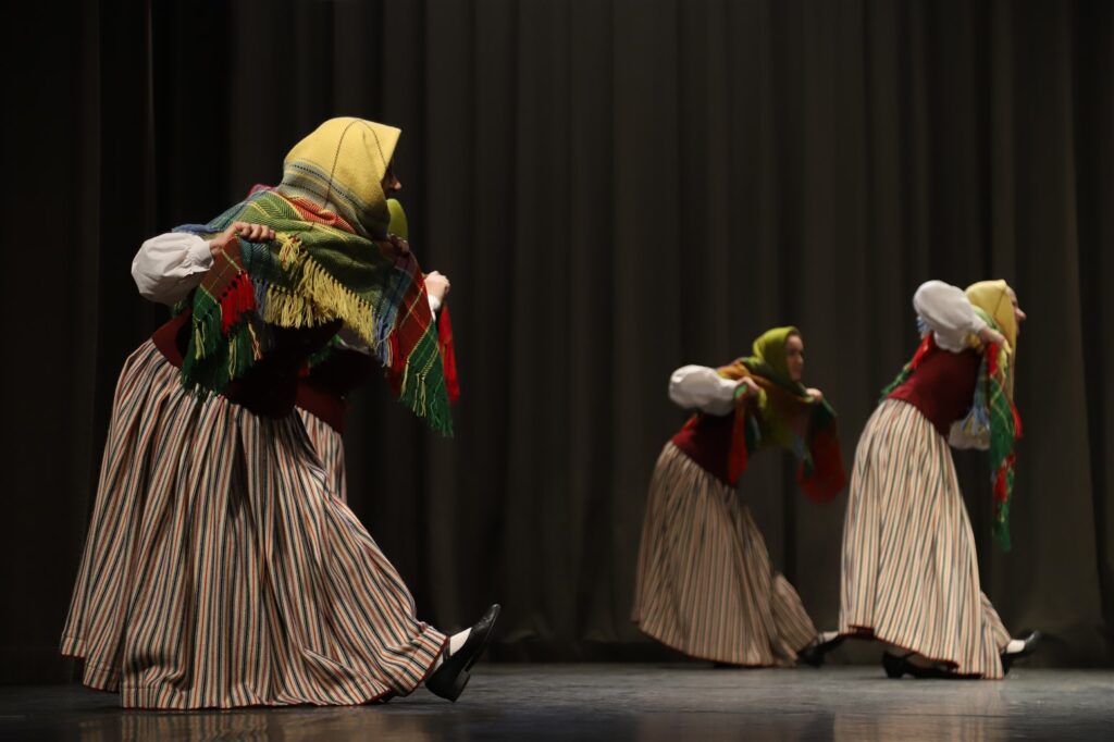 Gulbenes VPTDK “Ratiņš” / vadītāja Iva Venta