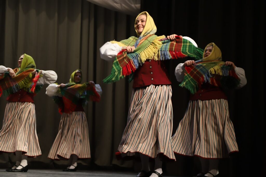 Gulbenes VPTDK “Ratiņš” / vadītāja Iva Venta