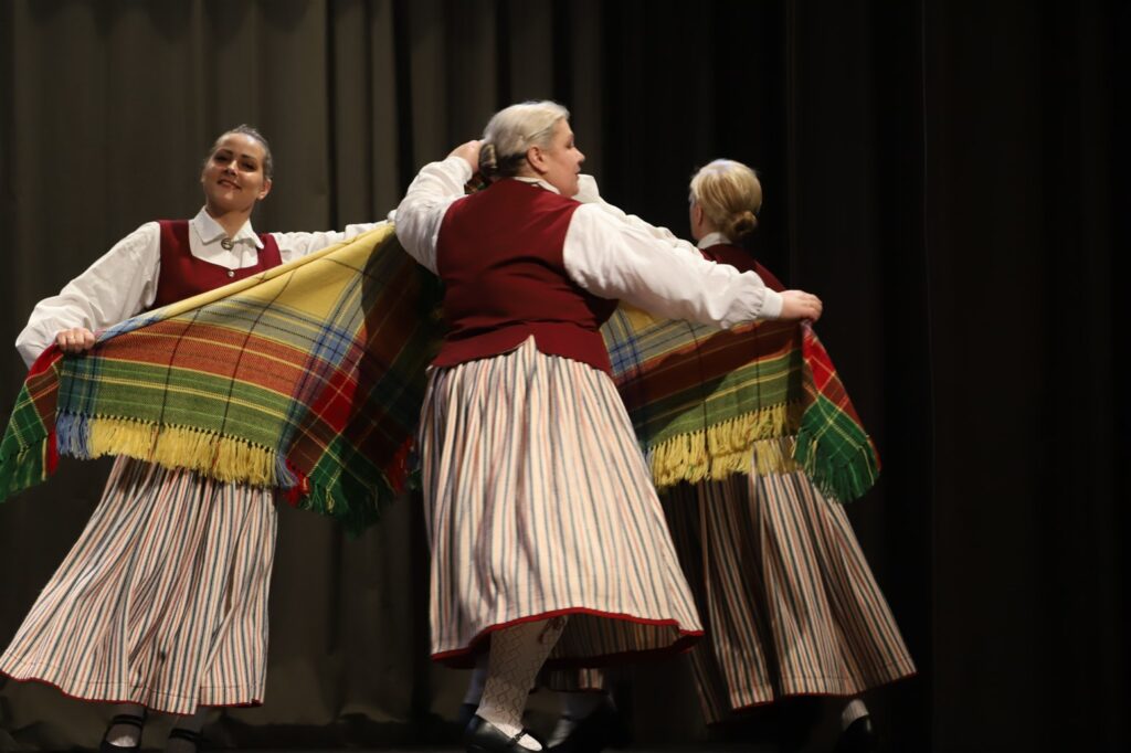 Gulbenes VPTDK “Ratiņš” / vadītāja Iva Venta