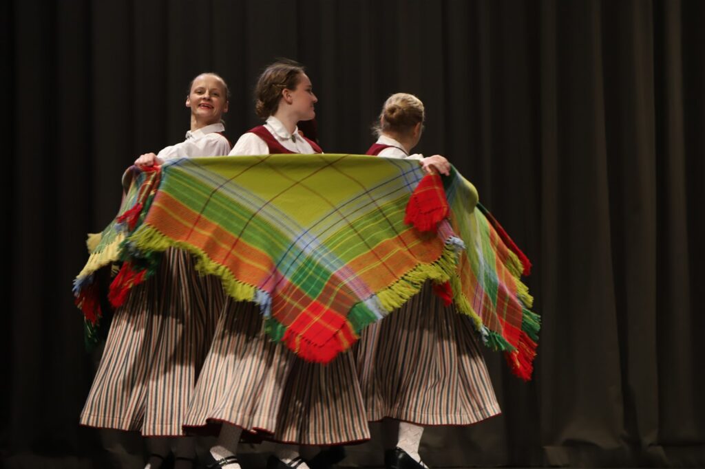 Gulbenes VPTDK “Ratiņš” / vadītāja Iva Venta